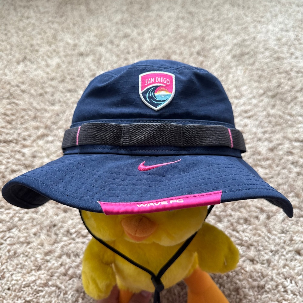 Nike San Diego Wave FC Dri-FIT On-Field Bucket Hat Navy Blue Pink M/L NWSL